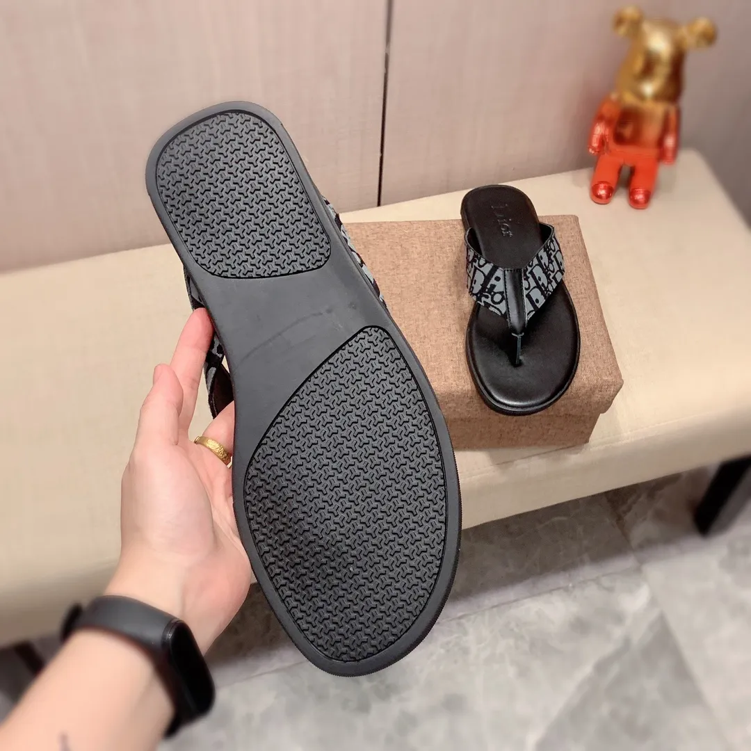 Slippers: New model factory price 220: 🎩🎩🔥🔥《Dior* 》【High·Version】Series of slippers, top purchasing agent🔍🔍Men's 2020 counters are on sale at the same time, imported from Italy, original selected cowhide, exquisite workmanship,), sole: (super comfortable) original factory special supply Original sole, ⚠️Exclusive double-layer movable molded sole, super comfortable⚠️, real shot 🎬The real thing is more beautiful🔍🔍original quality, you can go in and out of the counter at will, 266 positive code 38-44, long-term availability